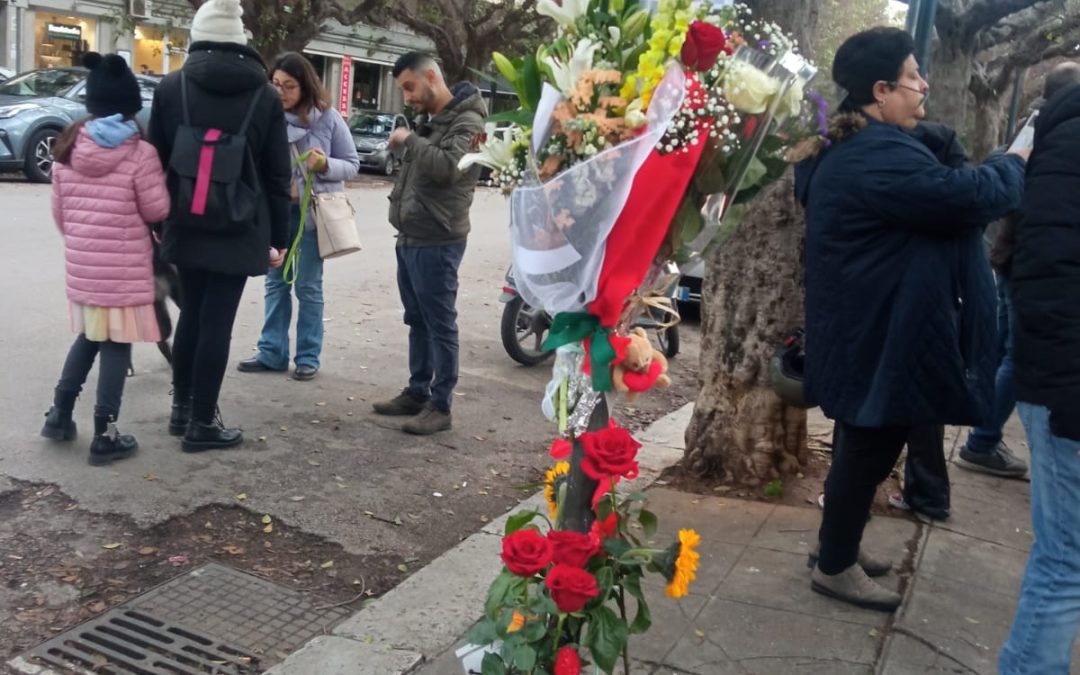 LEAL CON I CITTADINI PALERMITANI RENDE OMAGGIO AL CANE ARON